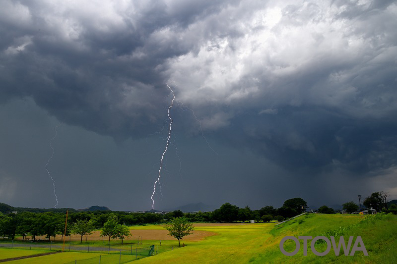 第21回 雷写真コンテスト受賞作品 佳作 -ゲリラ雷雨-